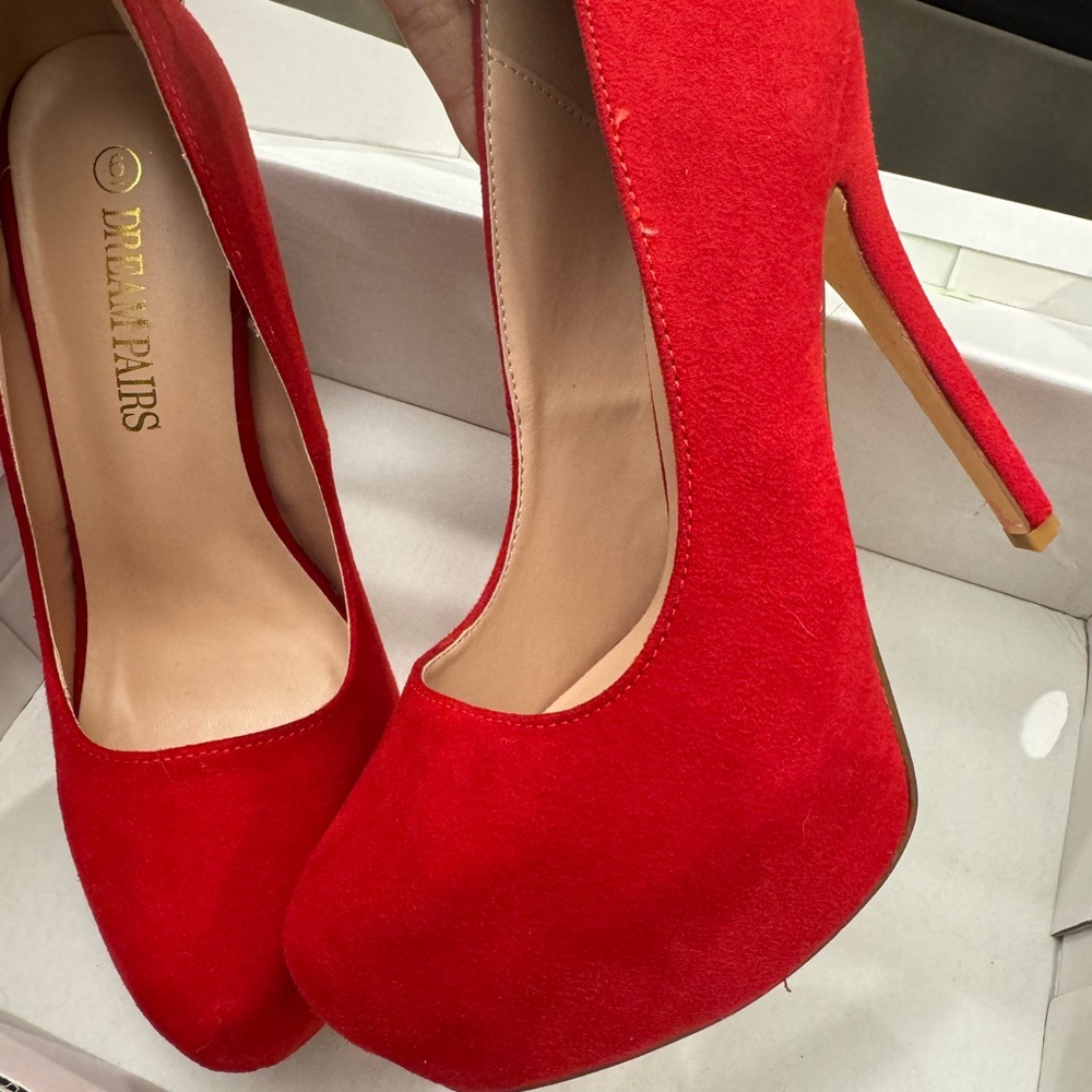 Red Heels - Picture 4 of 7